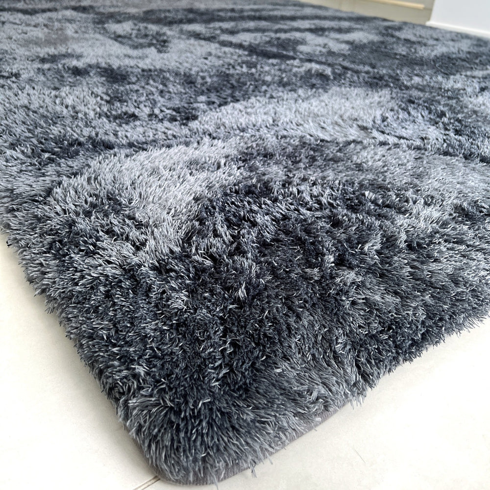 Shaggy Relax Mat Tatami Mat Close up photo of the dark grey Relax Mat, showing the shaggy high pile fibres of Muscle Mat Deluxe Shaggy Relax Mat which is Best Shaggy Relax Mat of Australia.